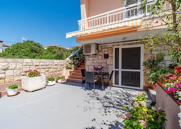 Jagoda - By Guide Vela Luka