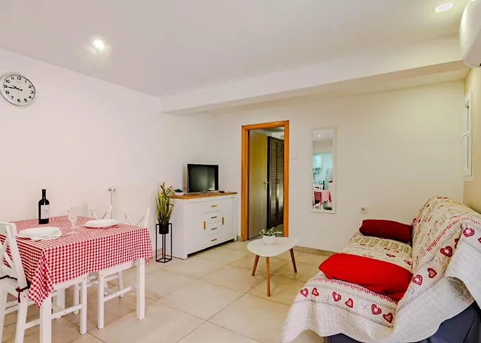 Jagoda - By Guide וולה לוקה