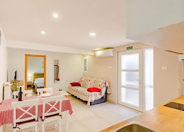 דירה Jagoda - By Guide *